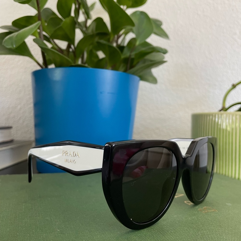 PRADA SUNGLASSES - Picture 5 of 8